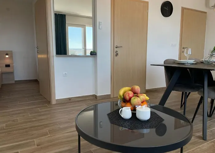 - Danijel Starigrad Paklenica