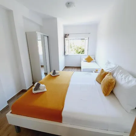 - Danijel * Starigrad Paklenica