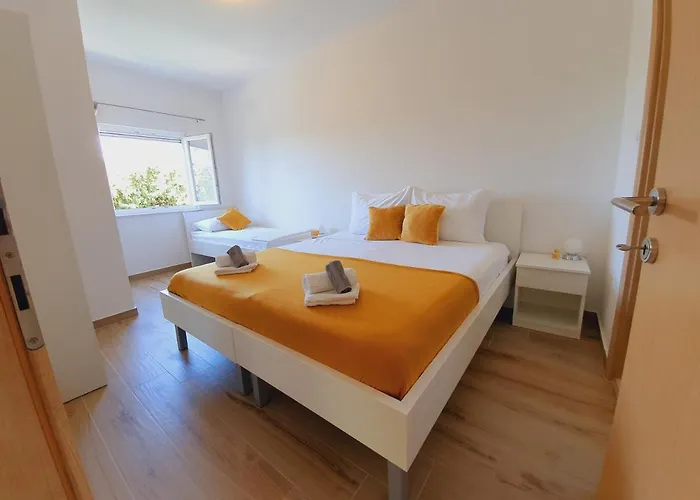 - Danijel Apartamento